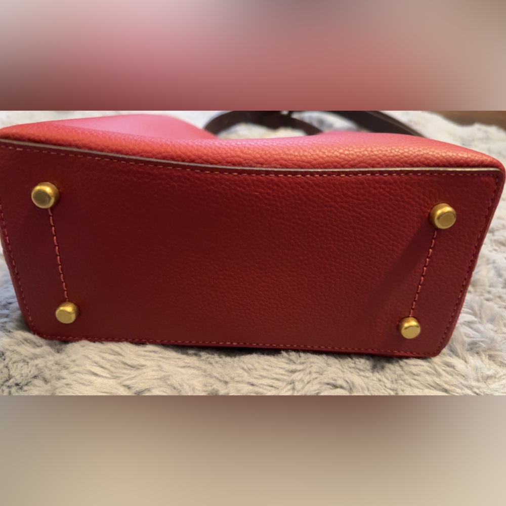 Coach Willow Bucket Bag in Cherry Leather. - Picture 6 of 10